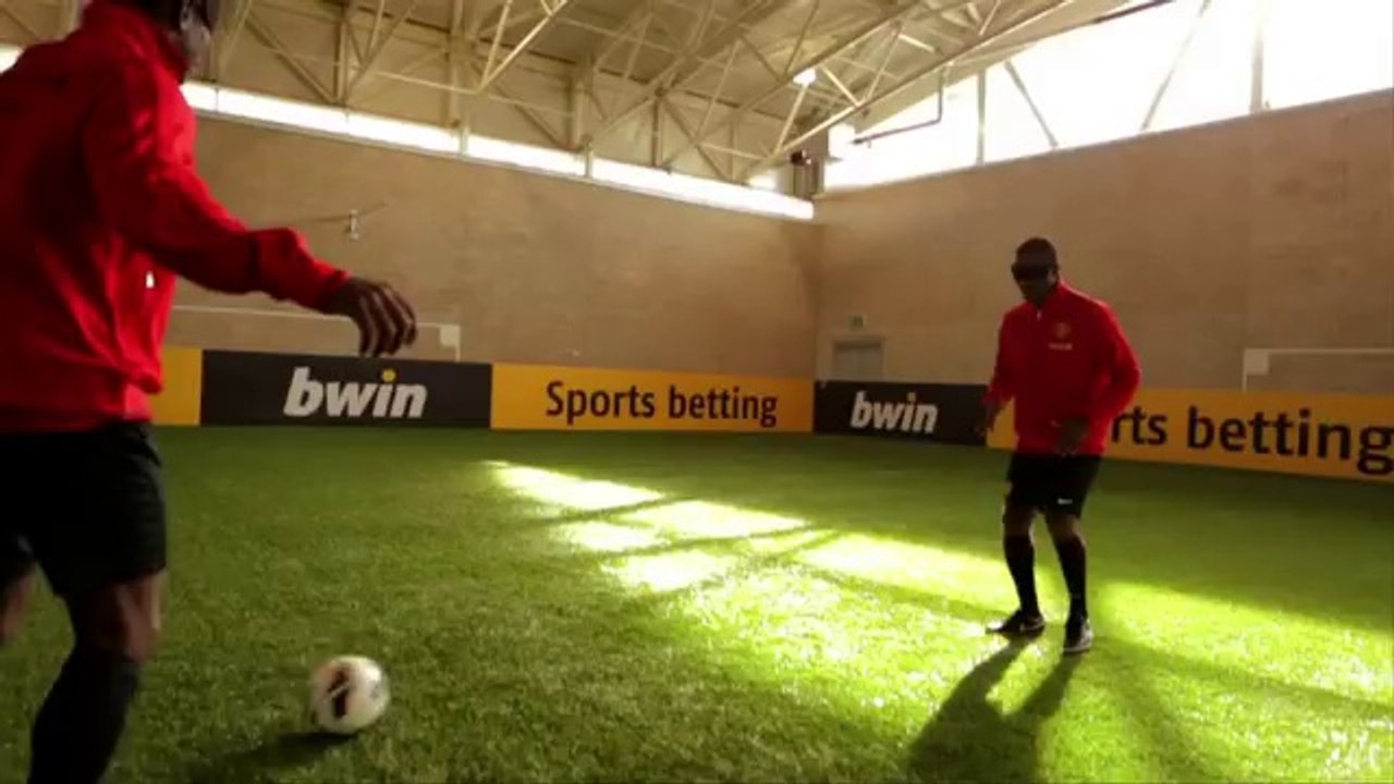 Telepathic football outtakes with Rooney, Cole and Yorke