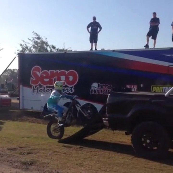 Charger sa moto dans son Pick-up comme un boss