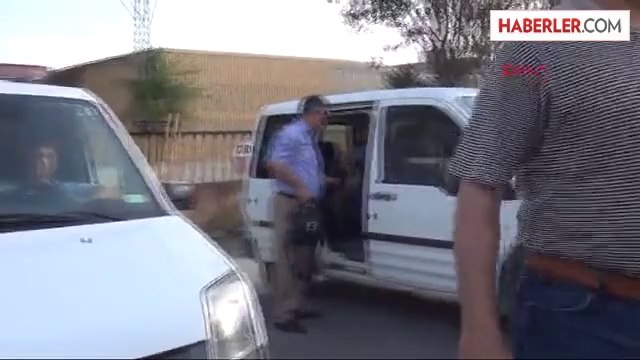 Serbest Kaldı, Nikah Masasına Oturdu