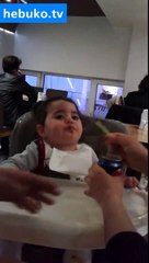 Bebeğin kola ile tanışması