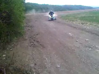 700 raptor superquadeur, petit 400m de poussière