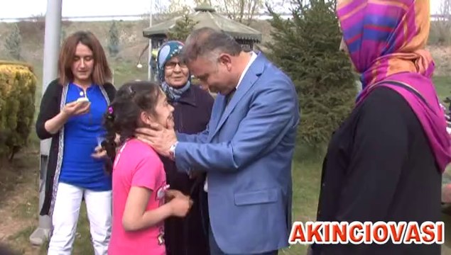 Belediye Başkanı Piknik alanını denetledi çocuklarla eğlendi