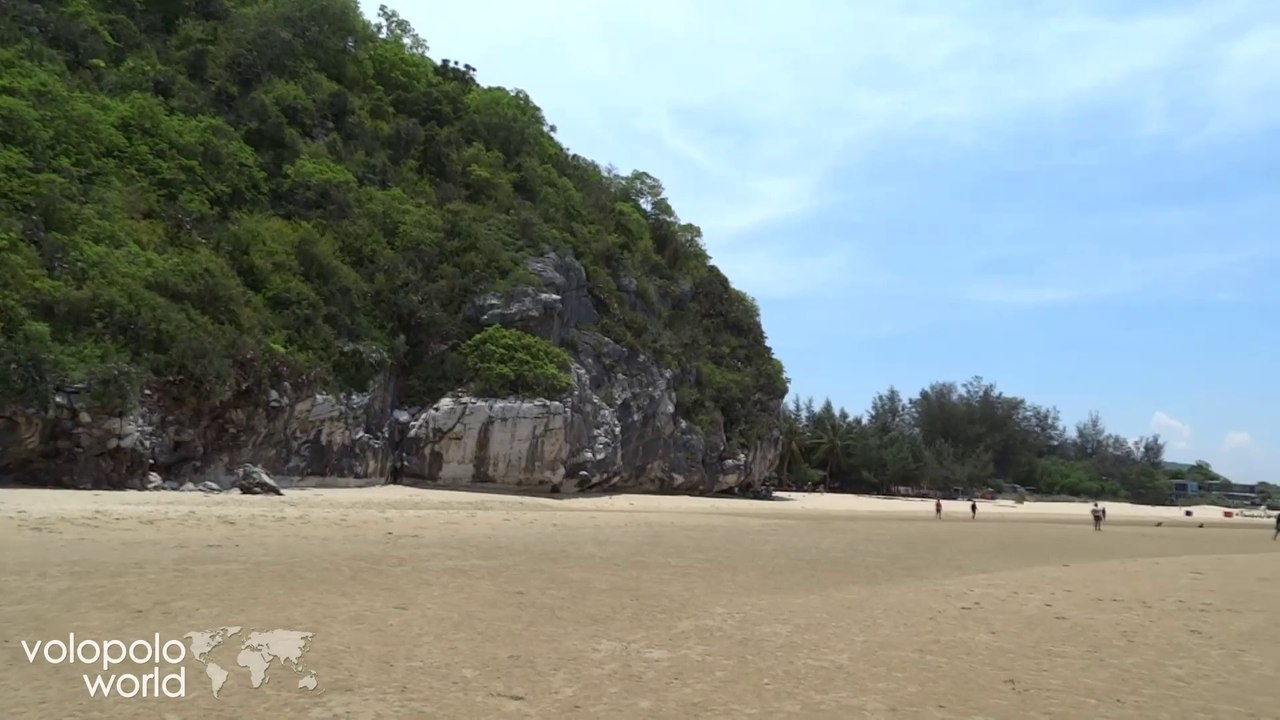 Thao Kosa Forest Park and beach