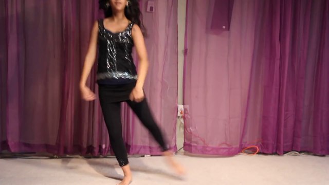 Indian Girl Dance Kamli Song Dhoom 3