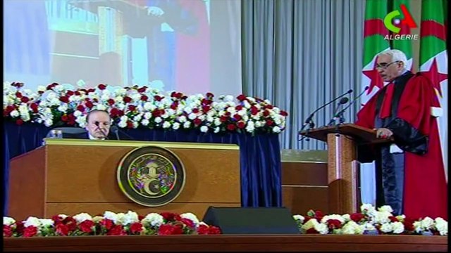 Algérie : Bouteflika prête serment en fauteuil roulant