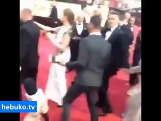 Angelina Jolie'ye evlatlık al beni diye bağıran spiker