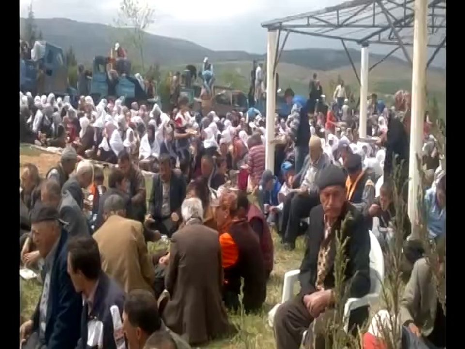 DİŞLİ DE YAĞMUR DUASI SONRASI DUA PİLAVI İKRAMI 2014/2