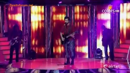 Atif Aslam Sings 'Sur Charkhe Di"