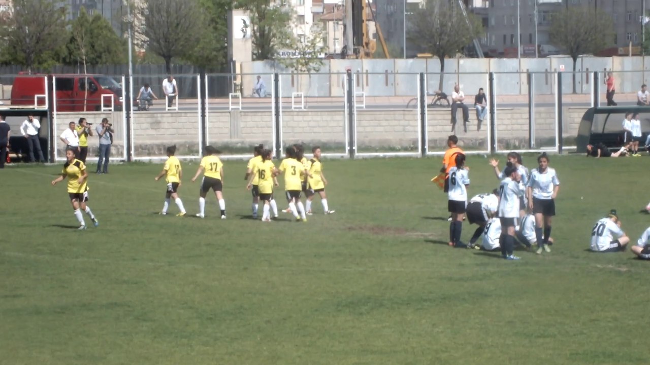 gazikent- fomget genclık spor macının penaltı atısları ve sampıyonluk sevinci