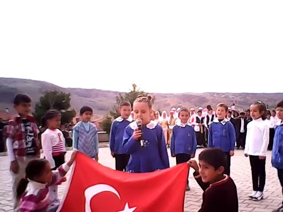 23 NİSAN 2014 ŞİİR OKUMA ( YAYCILAR ŞEHİT HAYATİ REÇBER ORTA OKULU)
