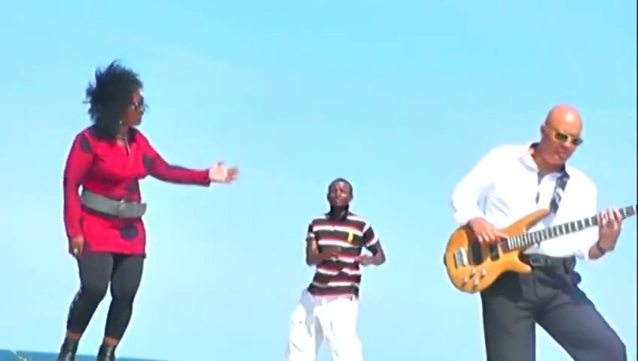 TY BEY  -  Safira  (gasy - malagasy)