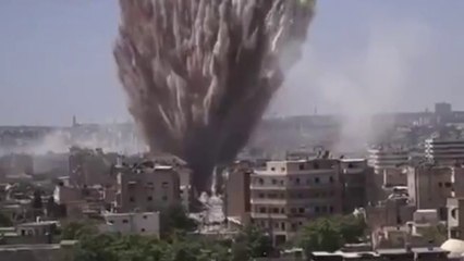 Rebels attack in Syria : Government Building bombed!