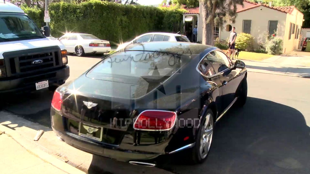 Raw Footage: Donald Sterling's Alleged Girlfriend, V. Stiviano Bombarded By Photographers