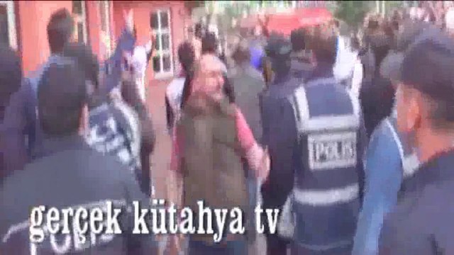 PTT 1 Lig'de mücadele eden Tavşanlı Linyit Spor Küme düştü,Taraftarı Kütahya da olay çıkarttı !!!