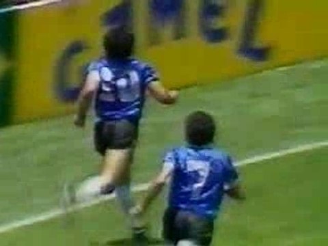 Joga Bonito - Robinho vs Totti