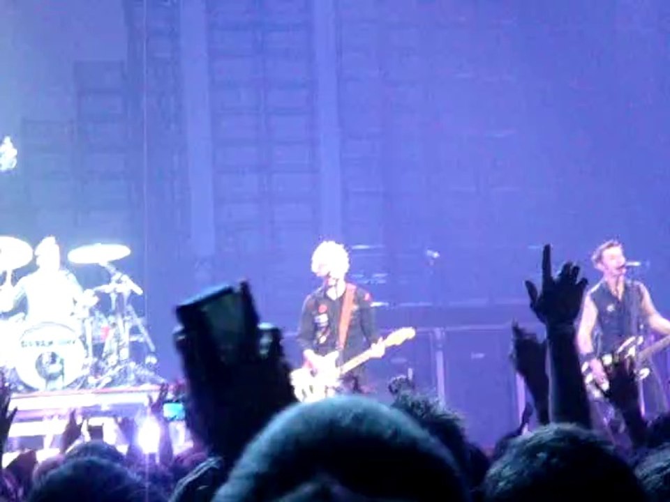 Green Day - Welcome To Paradise