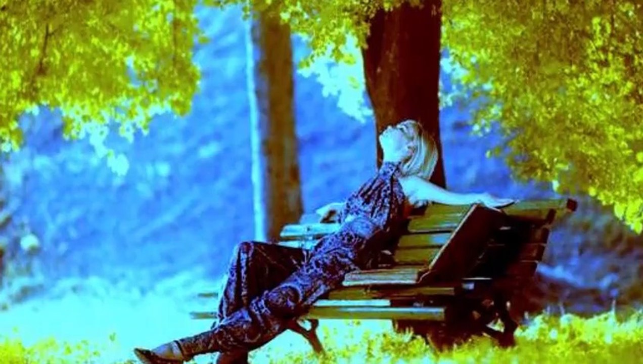 SİBEL CAN...BENİM YERİME DE SEV