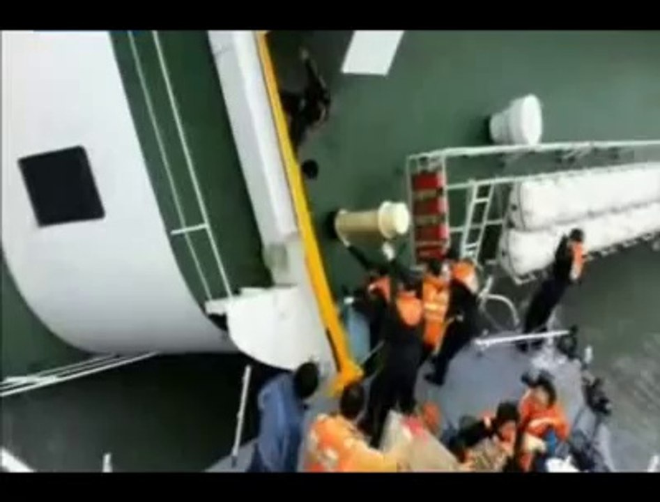 Pantolonunu bile giymeden kaçmış!