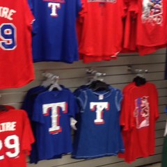 Texas Rangers. Dallas Mavericks and Ron Robey in Albertson's!  #LBVets #AVFence