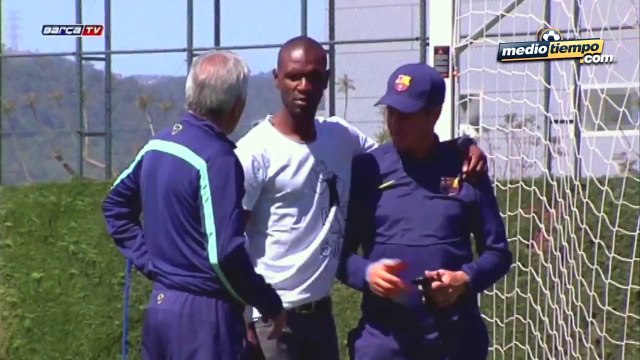 Eric Abidal presenció el entrenamiento del Barça