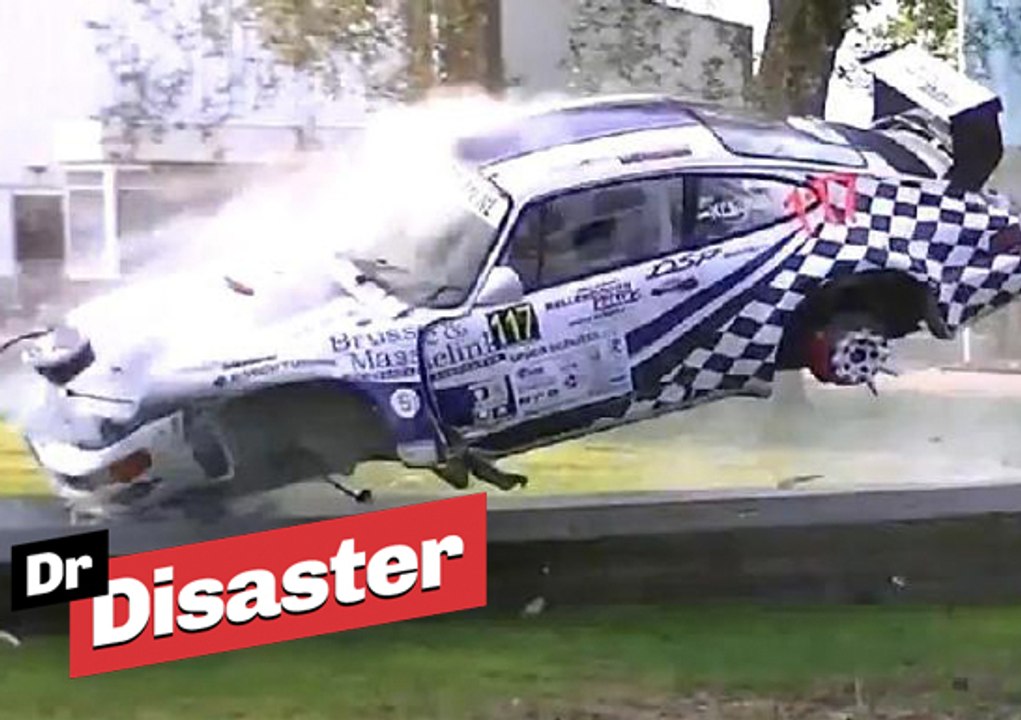 Une voiture tombe à l'eau lors d'un rallye / Dr Disaster