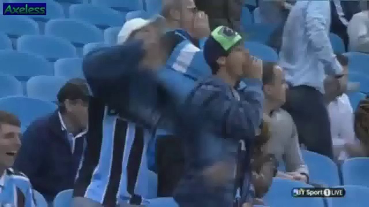 Gremio Fans Ugly Reaction When Ronaldinho His Substituied 2014