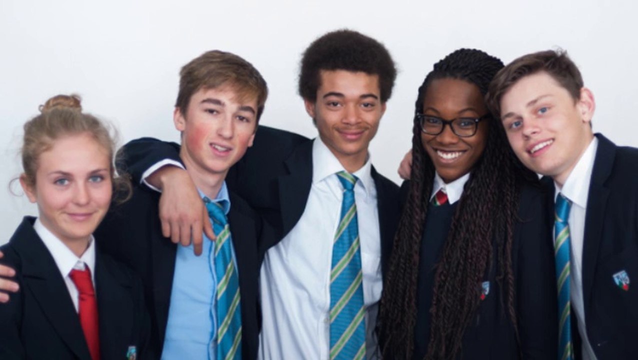 École collège lycée privé internat permanent mixte en France pour élèves étrangers