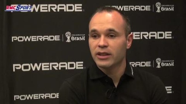 Football / Iniesta : Benzema, un des meilleurs attaquants au monde 29/04