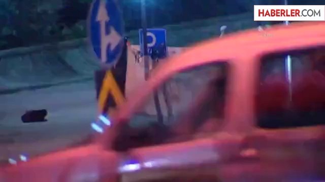 PKK Sempatizanlarından Sivil Polislere Havai Fişek Yağmuru