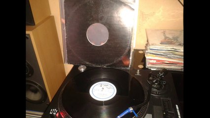 The New Jersey Connection - Love Don't Come Easy