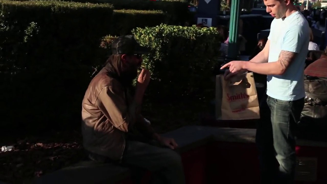 Magie et bonne action : nourrir les SDF en faisant des tours de magie!