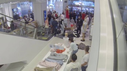 Invasion de mannequins au magasin GAP de NY... Blague énorme!