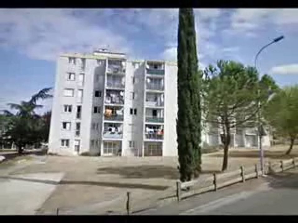 Auch (32) : visite de la cité "La ZUP du Garros"