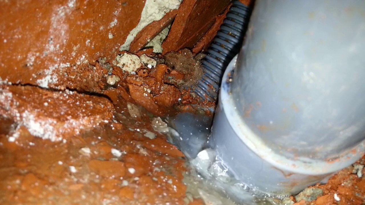 Construction neuve: l'eau du bain évacuée dans nos murs