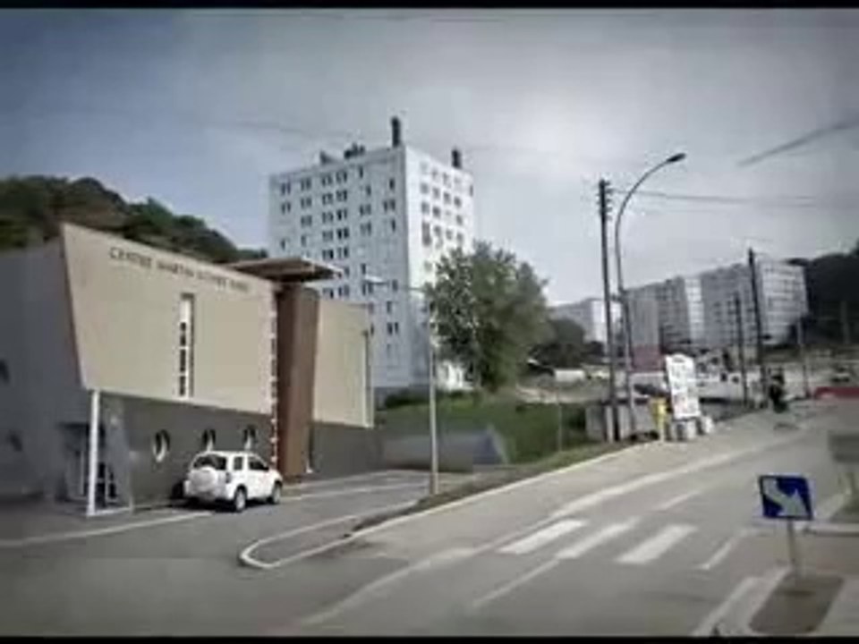 Besançon (25) : visite de la cité "Clairs Soleils"