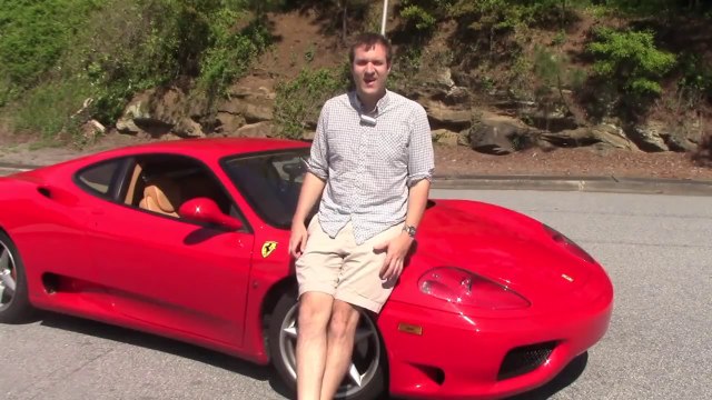 Réaction de gens qui conduisent une Ferrari pour la première fois. Magique...