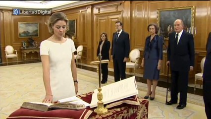 Isabel García Tejerina jura su cargo ante el Rey
