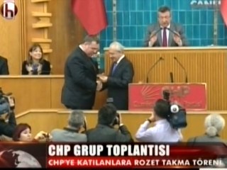 HÜSEYİN SELAMİ ÇELEBİOĞLU CHP ROZETİNİ TAKTI