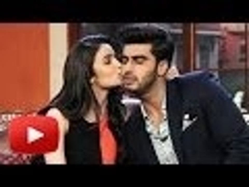 Alia Bhatt kisses Arjun Kapoor on National Television.