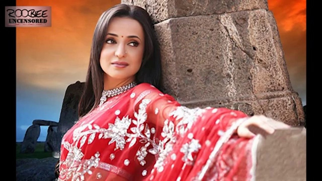 Sanaya Irani aka Paro from Rangrasiya HOTTEST LOOKS Revealed -- Exclusive PICS!