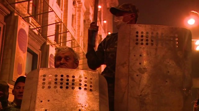 Echauffourées place de l'Indépendance à Kiev