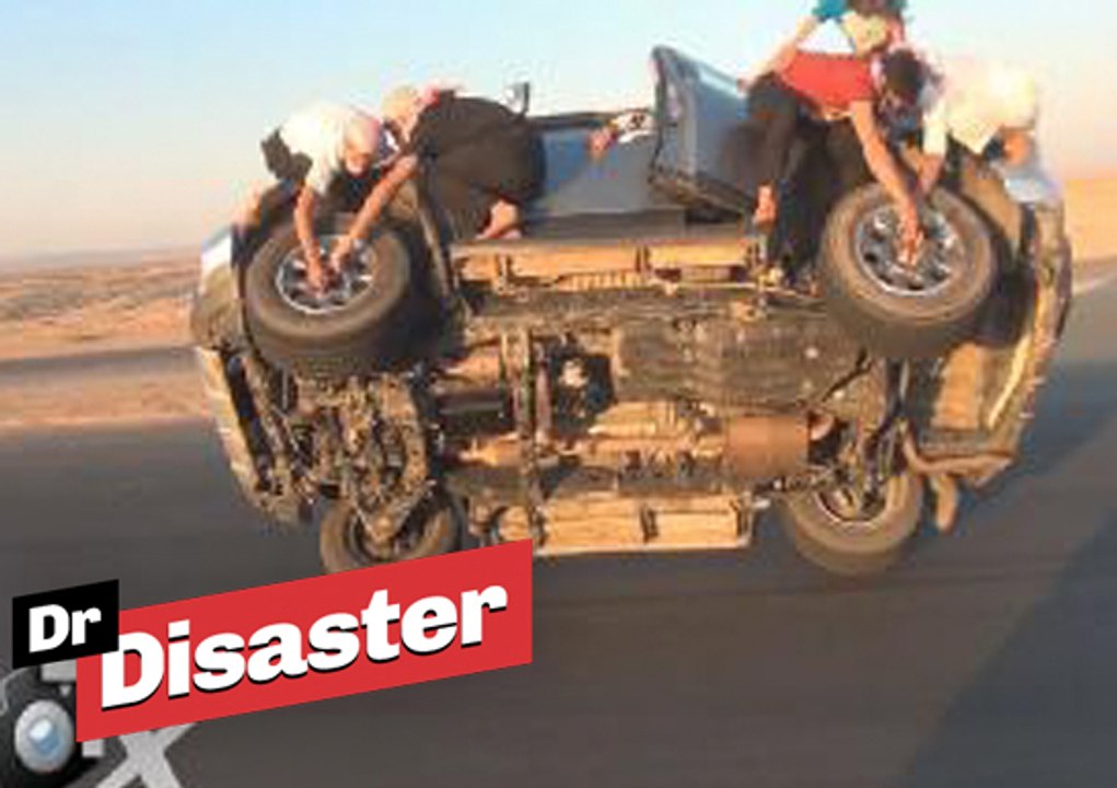 Changement de roue spectaculaire / Dr Disaster