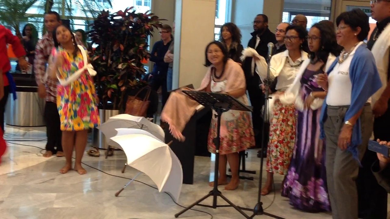 Orange Madagascar "chante et danse" (complète) - janvier 2014 ( séjour pour La 22ème éd. de la Nuit de la Voix)