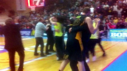 Basket : Boulogne-sur-Mer s'impose à Evreux 50 à 48 et monte en Pro A !
