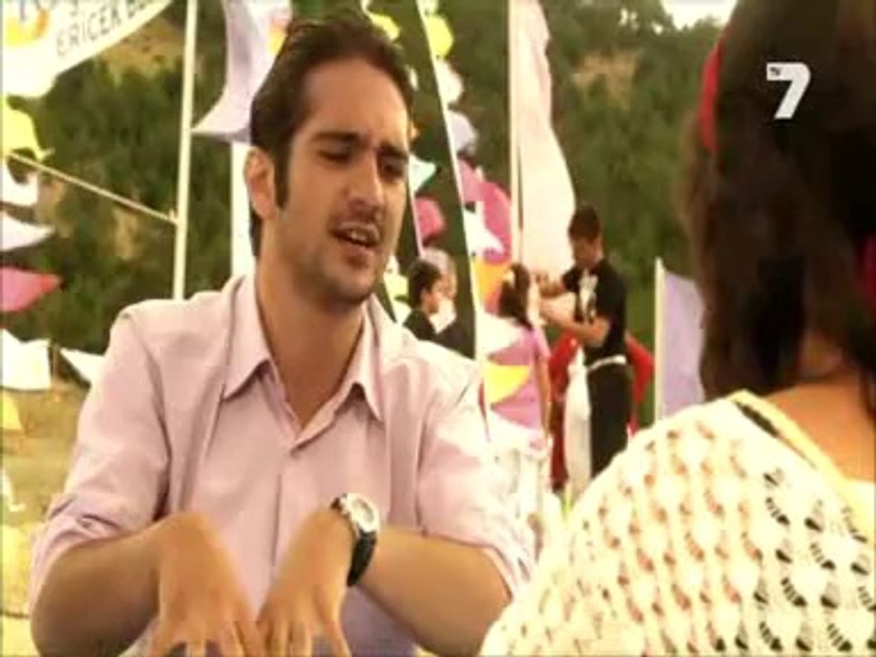 Момичето с червения шал 2 eп. (bg audio)