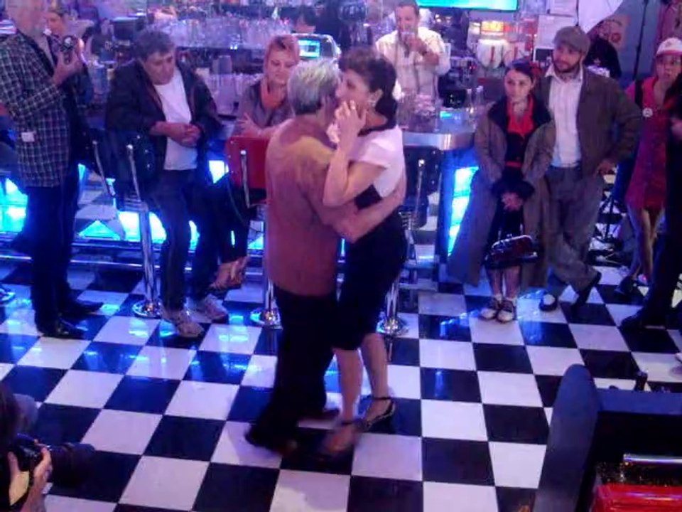 demo de danse au menphis coffee de viriat le 25 avril 2014