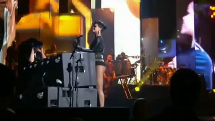 Jay-Z , Rihanna et Kanye West - Run This Town Live Performance