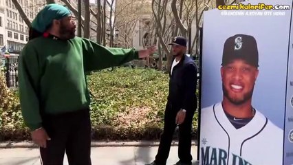 Yuh Çektikleri Beyzbolcuyu Bir Anda Karşılarında Görenler Cemiyeti