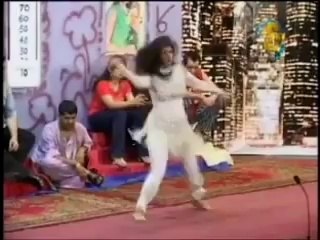 Pakistani Girls Stage Dance Performance on Lazy Lamhay