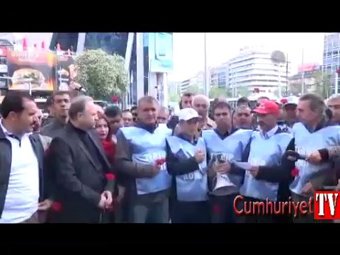 Ethem Sarısülük'ün vurulduğu yere karanfil bıraktılar